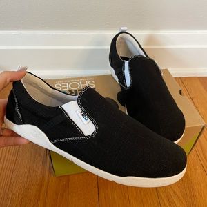 Xero Shoes black womens Aptos size 11